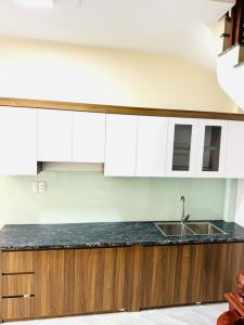 Chính chủ cần bán nhà Ngõ 141 Nam Dư , Giá 6.8 tỷ - Lô góc - ô tô đỗ cửa
