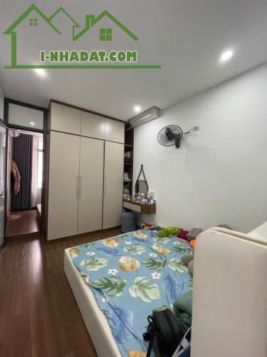 BÁN NHÀ TẬP THỂ HOÀNG QUỐC VIỆT, CẦU GIẤY 60M 3.85 TỶ