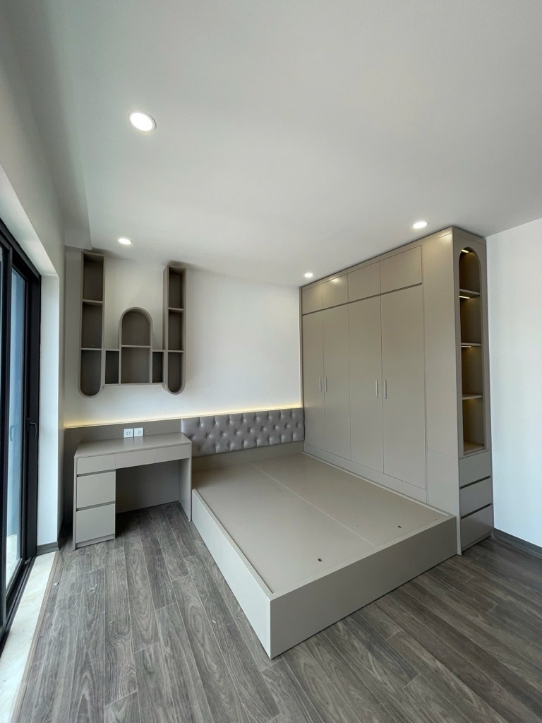 Bán nhà Nguyễn Văn Linh- Ô Tô Đỗ Cửa- mới keng full nội thất -5 tầng