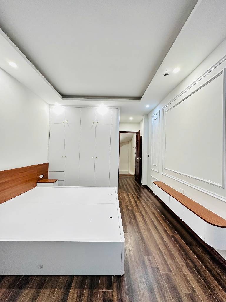 Bán Nhà Phố Trạm-10m ra ngõ ô tô - nhà mới đẹp 5 tầng full nội thất