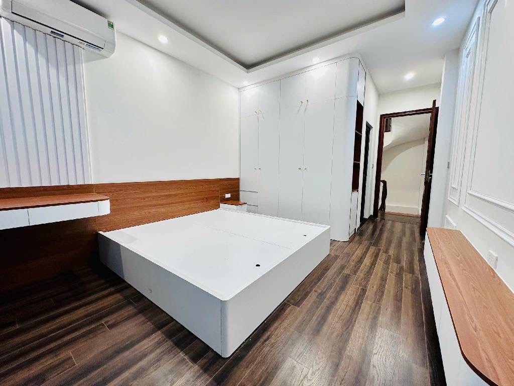 Bán Nhà Phố Trạm-10m ra ngõ ô tô - nhà mới đẹp 5 tầng full nội thất