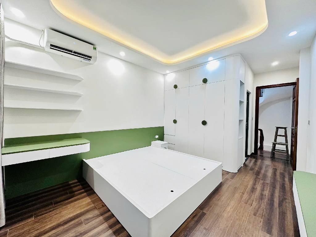 Bán Nhà Phố Trạm-10m ra ngõ ô tô - nhà mới đẹp 5 tầng full nội thất