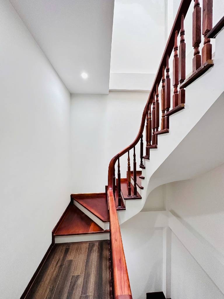 Bán Nhà Phố Trạm-10m ra ngõ ô tô - nhà mới đẹp 5 tầng full nội thất