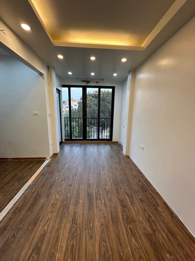 Bán nhà mặt phố Cù Chính Lan, Ô tô đỗ cửa, Kinh doanh đỉnh , 10.6 tỷ