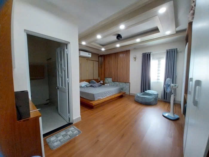 BÁN NHÀ 2 MẶT TIỀN, 4 TẦNG LẦU, - MẶT TIỀN ĐƯỜNG NHỰA,CÓ LỀ ĐƯỜNG - DIỆN TÍCH NGANG 5.5M,DÀI 18M*