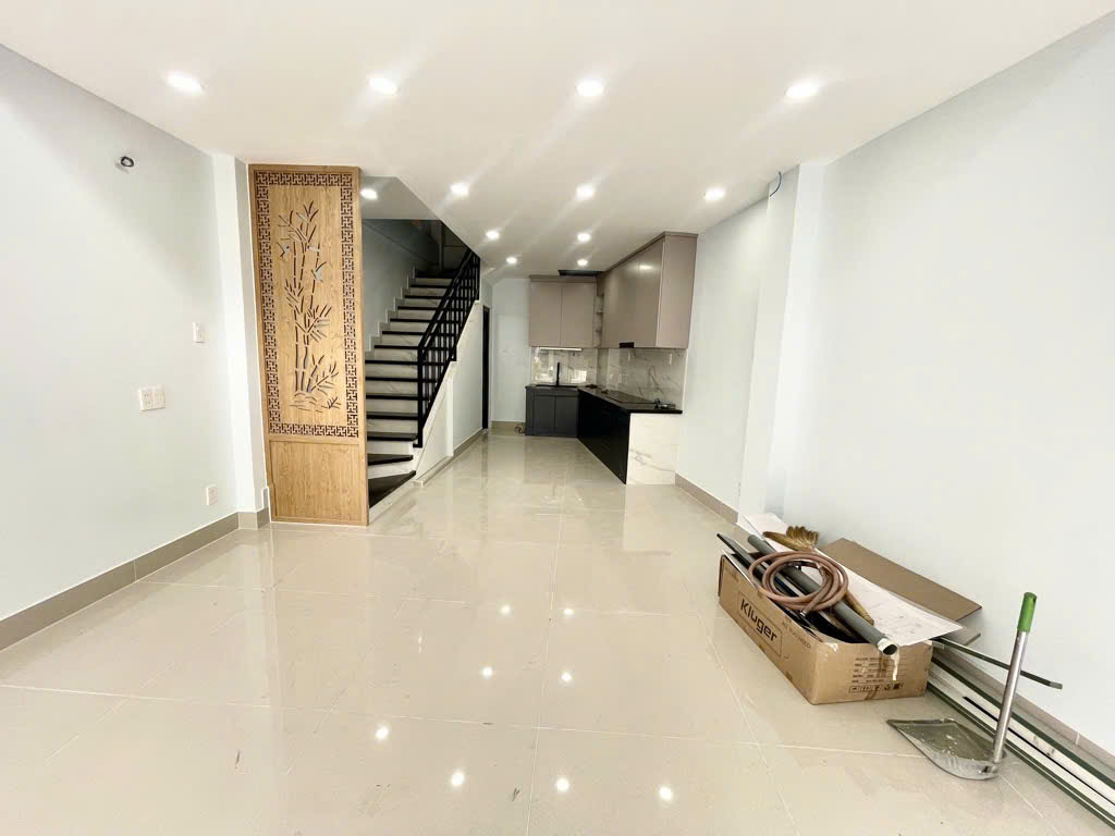 Kiệt tác nghệ thuật - mặt phố Nguyễn Khuyến - 6 tầng mặt hẻm 5m