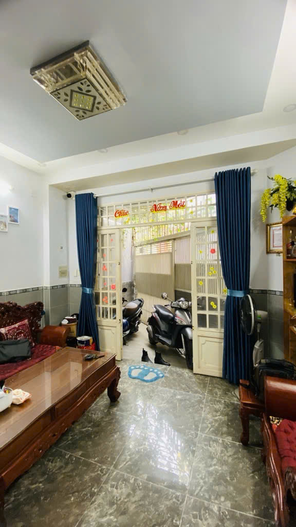 Cách vài bước ra hẻm xe hơi - căn góc trổ cửa 2 bên cực thoáng - hẻm thông - khu yên tĩnh
