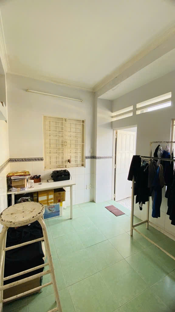 Cách vài bước ra hẻm xe hơi - căn góc trổ cửa 2 bên cực thoáng - hẻm thông - khu yên tĩnh