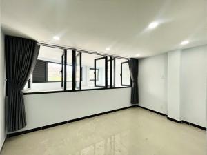 Kiệt tác nghệ thuật - mặt phố Nguyễn Khuyến - 6 tầng mặt hẻm 5m