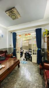 Cách vài bước ra hẻm xe hơi - căn góc trổ cửa 2 bên cực thoáng - hẻm thông - khu yên tĩnh