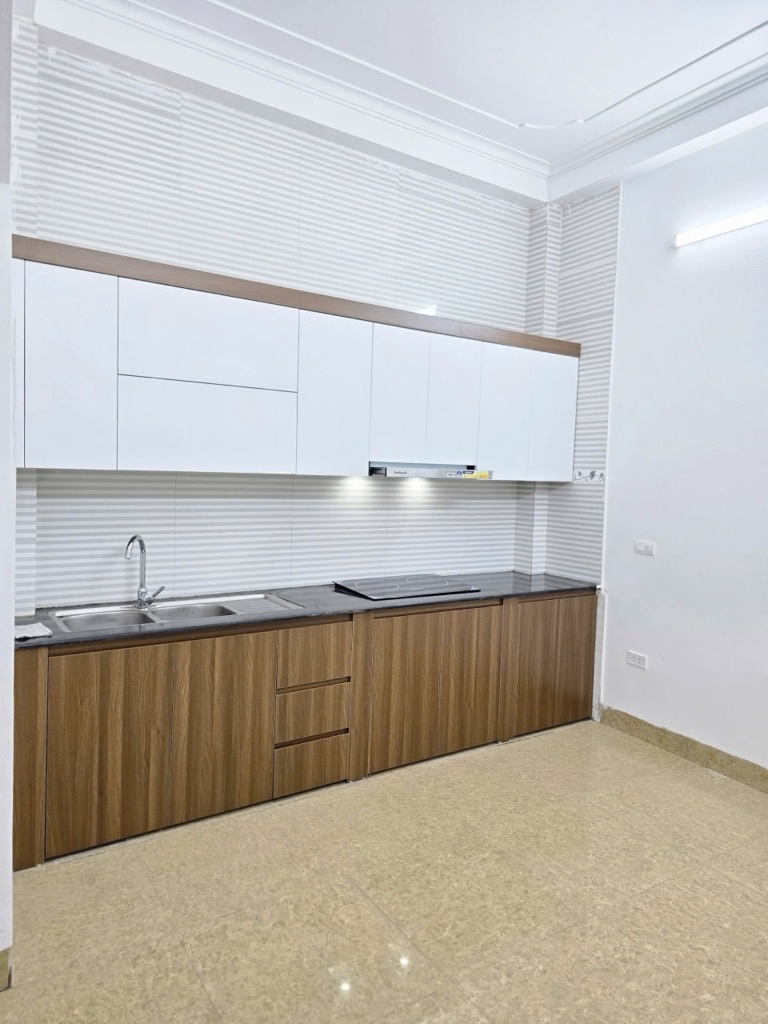 NHÀ DÂN XÂY CHẮC CHẮN - NỘI THẤT ĐẦY ĐỦ - NGÕ THOÁNG RỘNG - TIỆN ÍCH ĐẦY ĐỦ - Ở CỰC SƯỚNG!