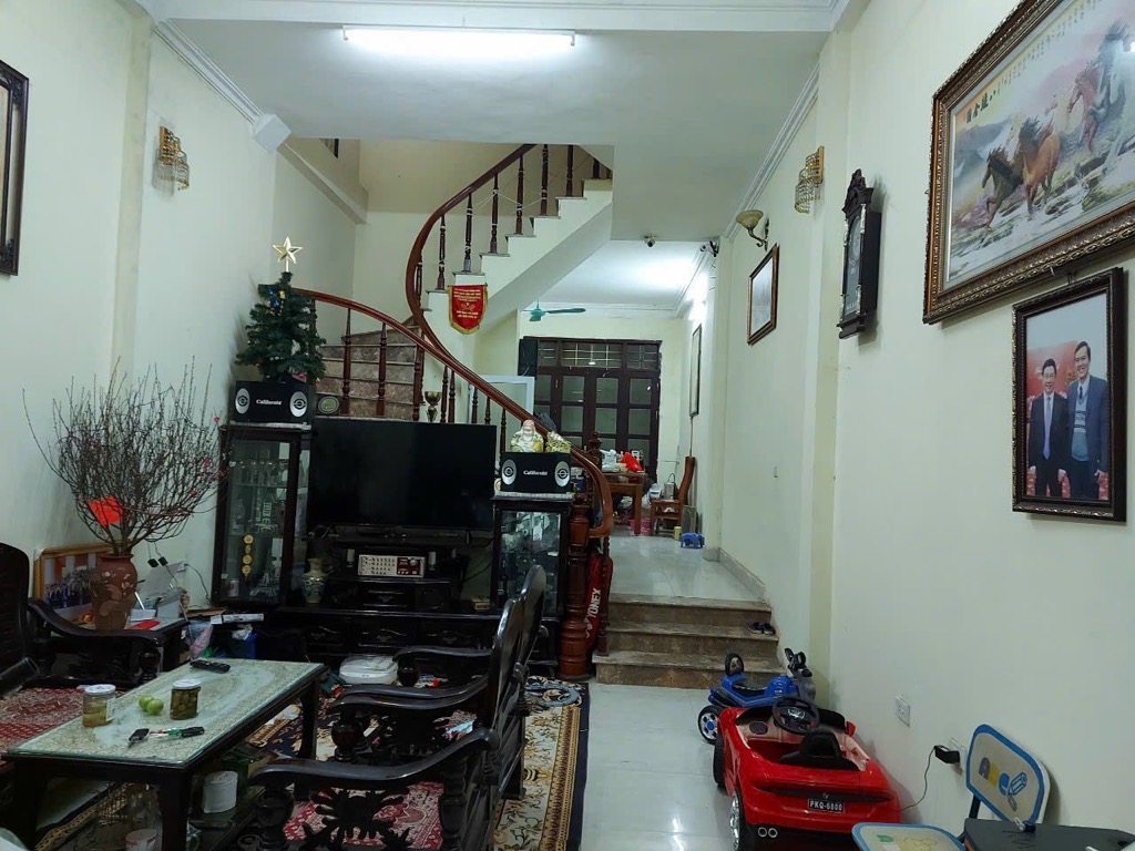 BÁN NHÀ BẮC TỪ LIÊM - Ô TÔ ĐỖ CỬA - MẶT TIỀN RỘNG - NHÀ DÂN XÂY - NGÕ THÔNG 61M GIÁ NHỈNH 8 TỶ