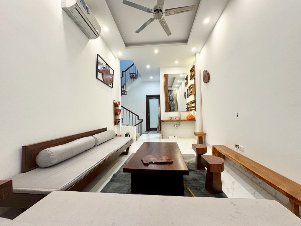 Bán Nhà Khương Trung - 50m², 4 Tầng, Không Gian Thoáng Đẹp, Giá 9.95 Tỷ