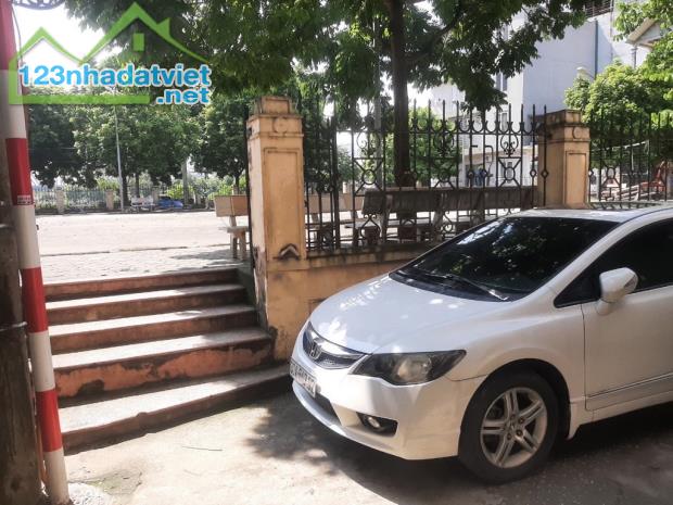 Đông Ngạc Bắc Từ Liêm ô tô đỗ cửa, mặt tiền rộng 61m2