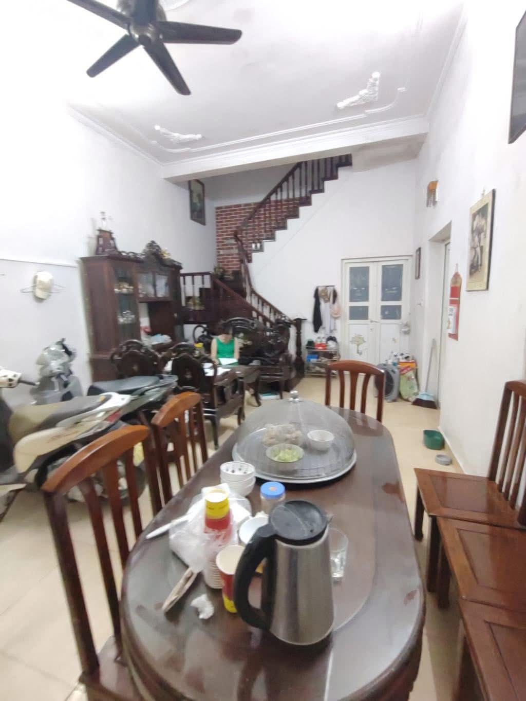 Lạc Long Quân - Cầu Giấy 50x5 3 tầng giá 9,5Tỷ