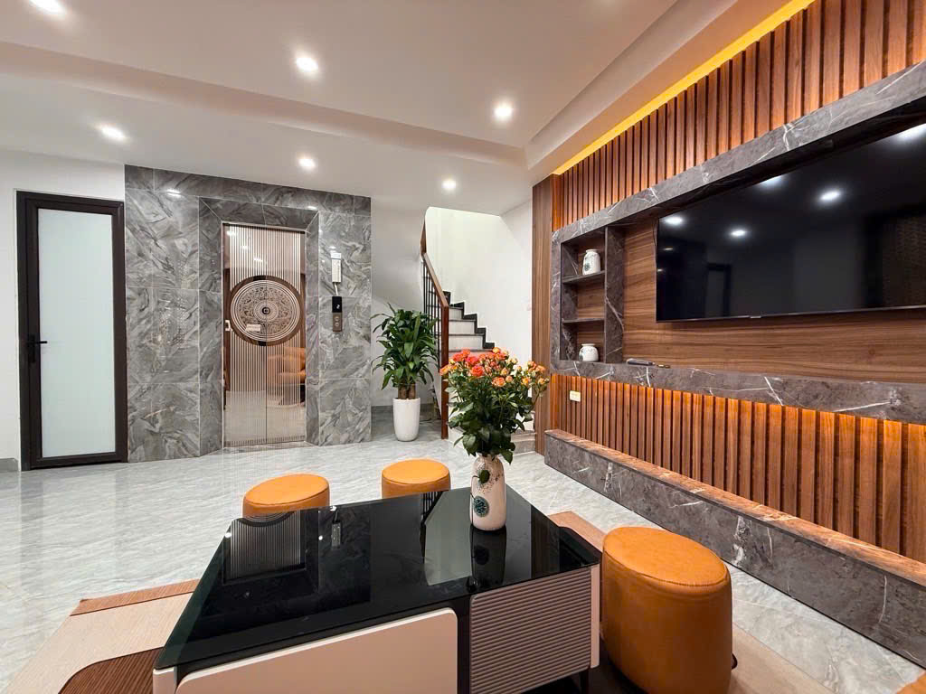 ĐỊNH CÔNG THƯỢNG - 6 TẦNG THANG MÁY- MẶT TIỀN QUYỀN LỰC 6M-FULL NỘI THẤT XỊN -5M RA Ô TÔ TRÁNH, NGÕ THÔNG - GIÁ ĐẸP 10.3 TỶ