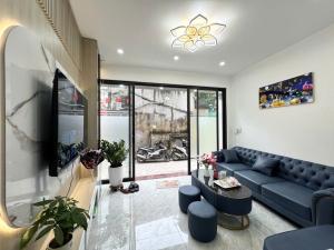 ĐỊNH CÔNG HẠ - MẶT NGÕ 2 Ô TÔ TRÁNH -6 TẦNG THANG MÁY- KINH DOANH ĐỈNH - LÔ GÓC VIEW HỒ - G.I.A NHỈNH 9 TỶ