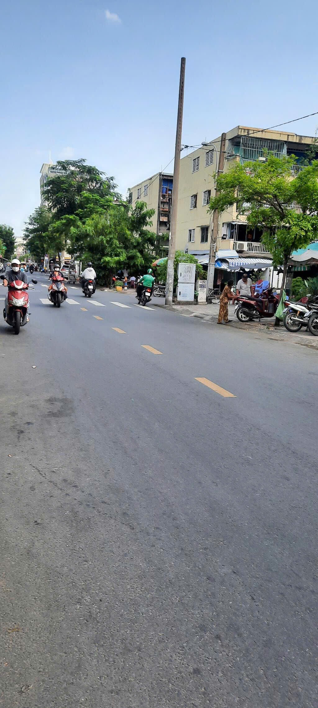 Mặt Tiền Trần Nhân Tôn (4x12) cho thuê 20tr