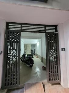 SIÊU PHẨM YÊN XÁ - THANH TRÌ Nhà 7 tầng có thang máy – doanh thu 20–25 triệu/tháng