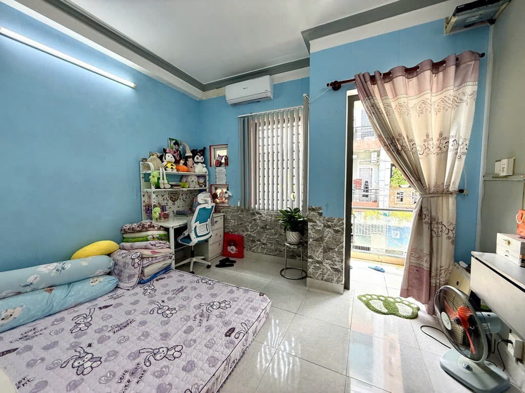 Ô TÔ NGỦ NHÀ - 4 TẦNG - 4M x 18M - KẾ BÊN EMART PHAN HUY ÍCH - GẦN MẶT TIỀN - NHỈNH 6 TỶ