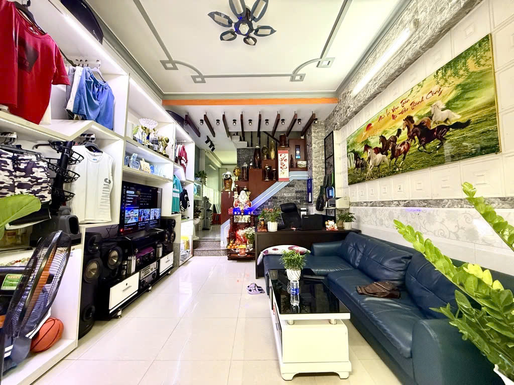 Ô TÔ NGỦ NHÀ - 4 TẦNG - 4M x 18M - KẾ BÊN EMART PHAN HUY ÍCH - GẦN MẶT TIỀN - NHỈNH 6 TỶ