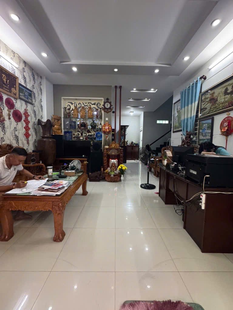 BÁN NHÀ 2 TẦNG - KHU VỰC THUẬN TIỆN DI CHUYỂN CÁC ĐƯỜNG - GIÁ 7 TỶ