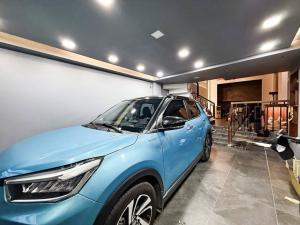 VIP DƯƠNG QUẢNG HÀM - THANG MÁY - TRẢI NHỰA XE TẢI - 9.6 TỶ - FULL NỘI THẤT GỖ CAO CẤP