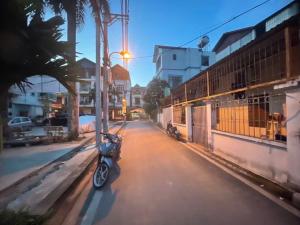 BÁN NHÀ GIA LÂM , OTO TRÁNH, NGÕ THÔNG VIEW ĐẸP THÔNG SỐ VÀNG