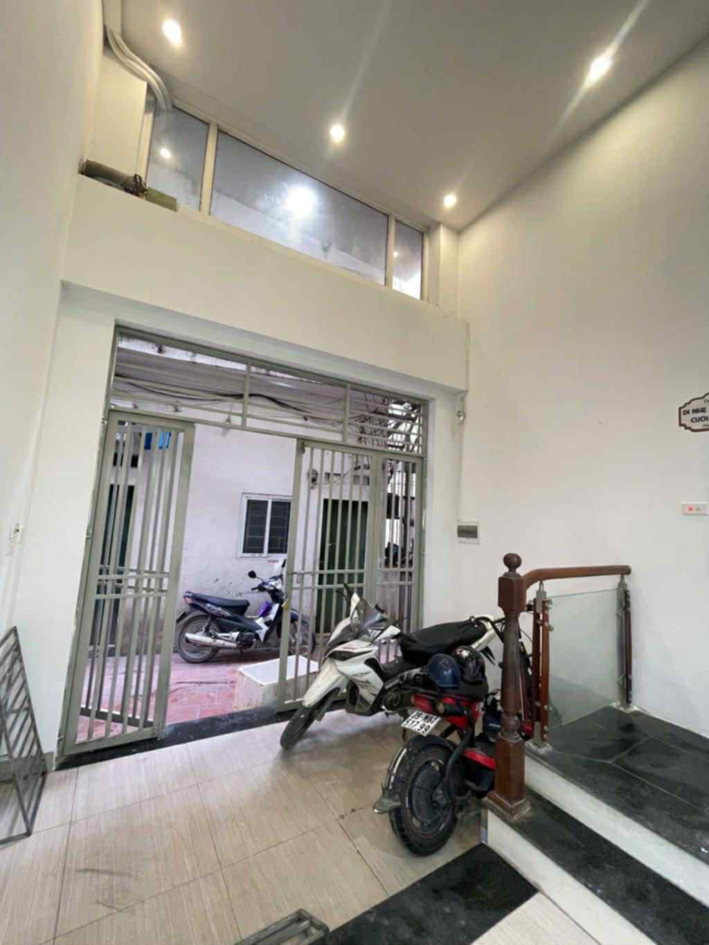 BÁN NHÀ TRIỀU KHÚC-DÒNG TIỀN-NGÕ THÔNG -45M2- GIÁ 8.1TỶ