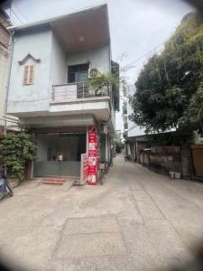 Bán nhà mặt ngõ Đông Mỹ, thoáng 3 mặt, ô tô đỗ cổng,giá nhỉnh 3 tỷ