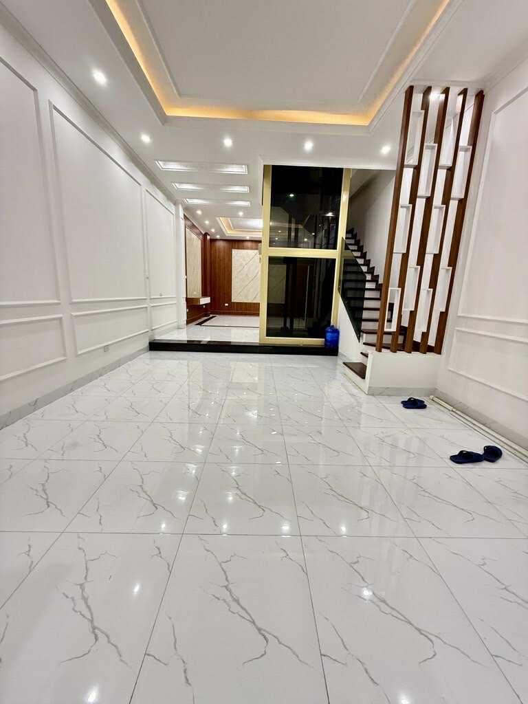 SIÊU PHẨM NHÀ ĐẸP – PHÂN LÔ – GARA Ô TÔ – THANG MÁY