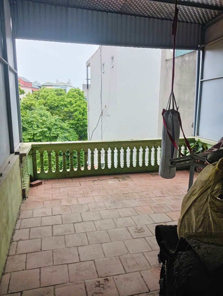 NHÀ 3 TẦNG HIẾM NGUYỄN KHOÁI - GIÁ ĐẦU TƯ - DT RỘNG