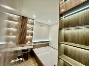 CĂN HỘ VIP ĐỊNH CÔNG – 3 NGỦ RỘNG – Ở NGAY - GIÁ CHỈ NHỈNH 5 TỶ