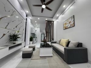 BÁN NHÀ XUÂN ĐỈNH ĐẸP LONG LANH-MỚI TINH-GIÁ 7.5 TỶ