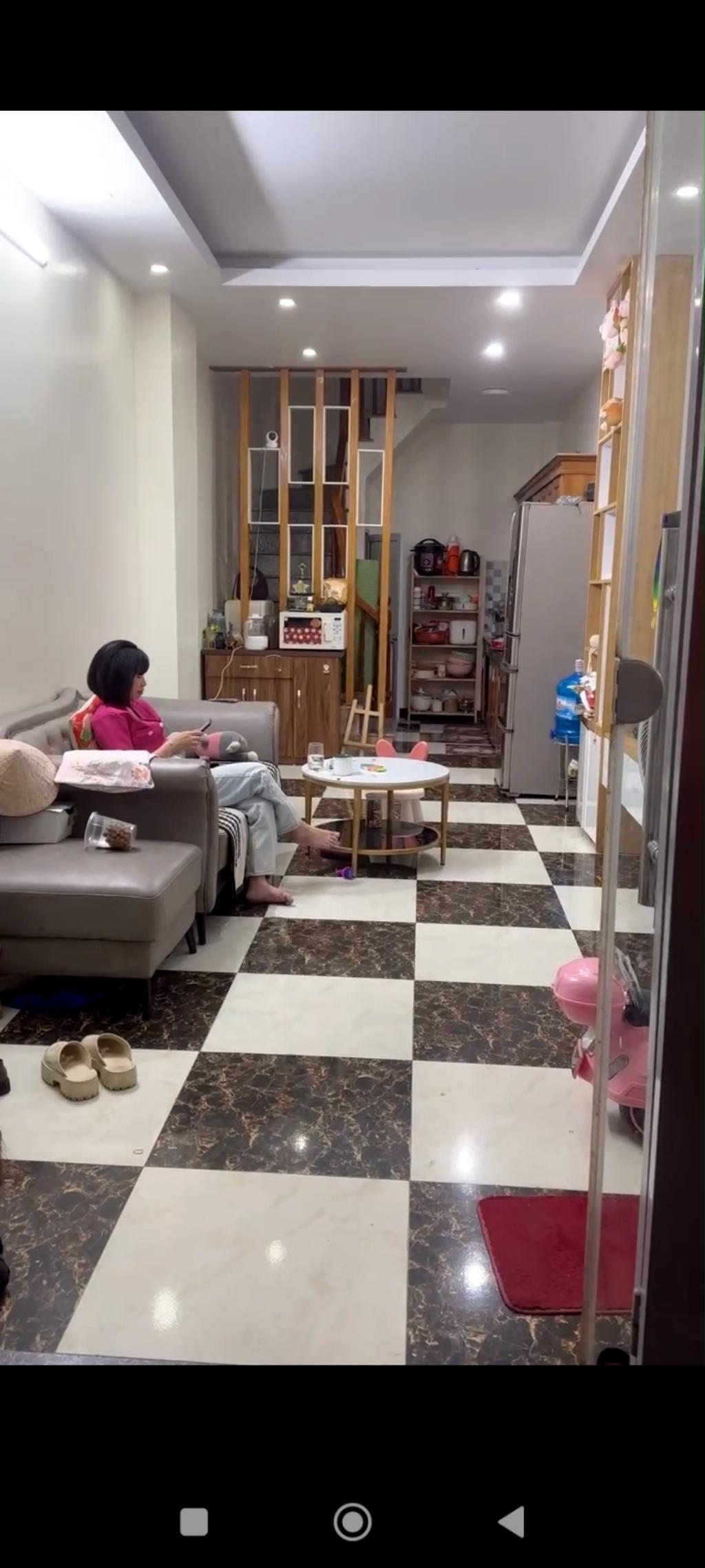 BÁN NHÀ NGỌC THỤY