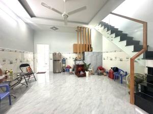 Siêu phẩm khu vực Cổ Nhuế, Bắc Từ Liêm, 3 bước ra phố, ngõ ô tô tránh, 70 m2, mặt tiền 8m,. Mặt