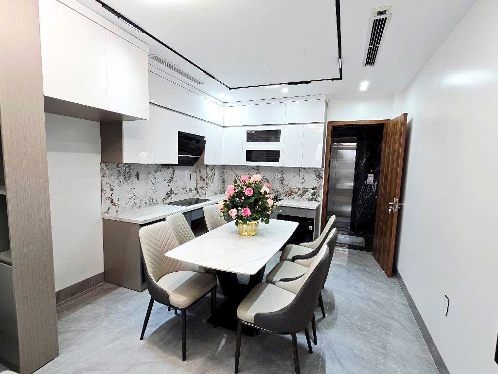 BÁN NHÀ ĐẸP HÀ ĐÔNG - XÂY MỚI CỨNG - THANG MÁY - MẶT TIỀN RỘNG -THOÁNG SÁNG - DT 42mx 6 tầng - MẶT TIỀN RỘNG