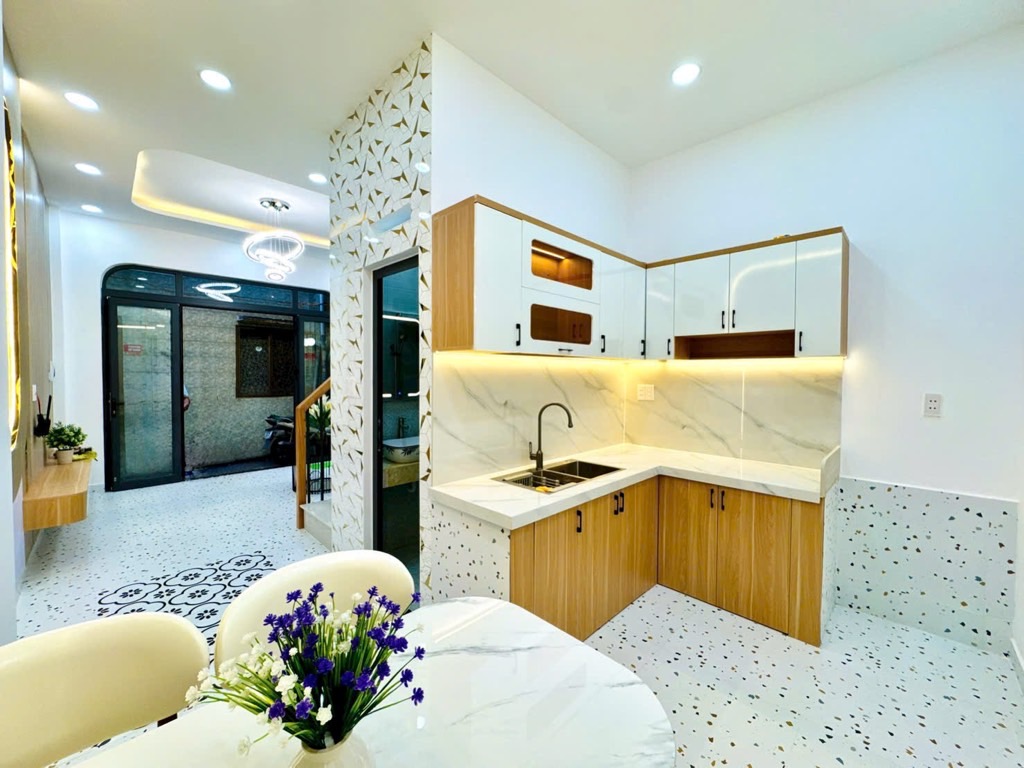 NHỈNH 5 TỶ CÓ NHÀ MỚI ĐẸP 30M2 Ở NGAY TRUNG TÂM PHÚ NHUẬN, HẺM HUỲNH VĂN BÁNH