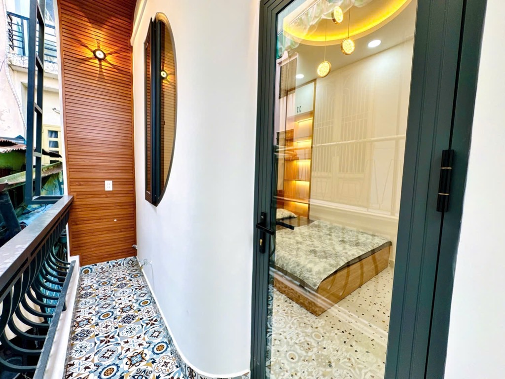 NHỈNH 5 TỶ CÓ NHÀ MỚI ĐẸP 30M2 Ở NGAY TRUNG TÂM PHÚ NHUẬN, HẺM HUỲNH VĂN BÁNH