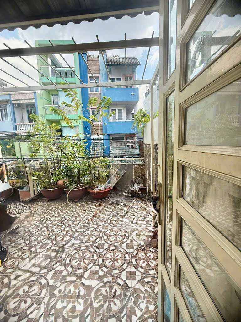 NHÀ GẤP 3 MẶT TIỀN SÁT HƯNG PHÚ Q8 45m2