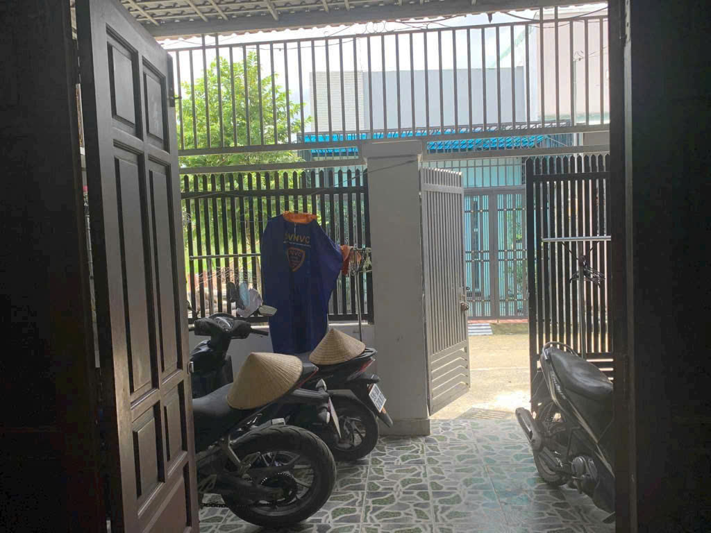 nhà 1 trệt 1 lửng - khu phân lô - hẻm xe hơi- hoàn công đầy đủ