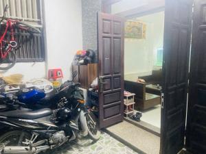 nhà 1 trệt 1 lửng - khu phân lô - hẻm xe hơi- hoàn công đầy đủ