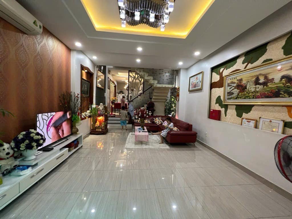 NHÀ 3 TẦNG Ở NGAY CHỢ LINH XUÂN - 60M2 NGANG KHỦNG 5M - HẺM XE HƠI THÔNG TỨ TUNG CHỈ 4 TỶ