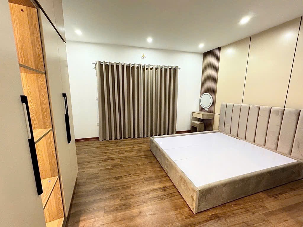 6,x TỈ NHÀ MỚI XÂY 6T Ở NGUYỄN VĂN LINH - TRUNG TÂM QUẬN LONG BIÊN, TẶNG NỘI THẤT