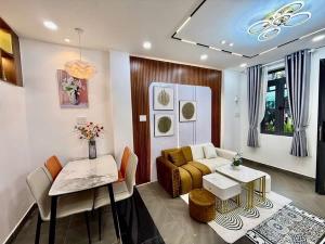 BÁN NHÀ XÔ VIẾT NGHỆ TĨNH P.26 BÌNH THẠNH – HẺM XE HƠI 5-6M – 4 TẦNG – 6PN – 66.8M² – 13 TỶ – HẺM KINH DOANH