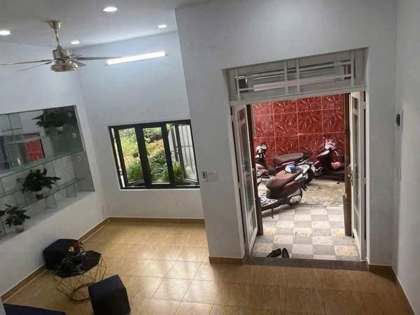NHÀ 1 TRỆT 1 LẦU HẺM ĐƯỜNG 339 PLB GẦN. ĐƯỜNG ĐỖ XUÂN HỢP. TRƯỜNG VÕ VĂN HÁT. CHỢ 339. PLB Q9 Thủ Đức