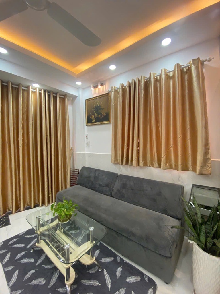 Cần bán gấp nhà hxh thông thoáng mát mẻ