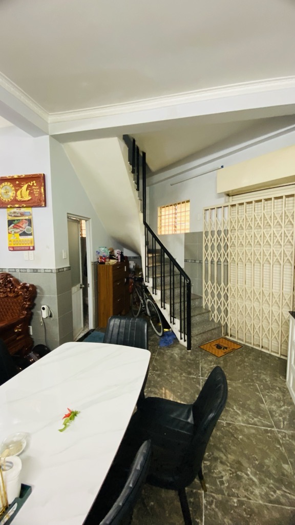 Cần bán gấp nhà hxh