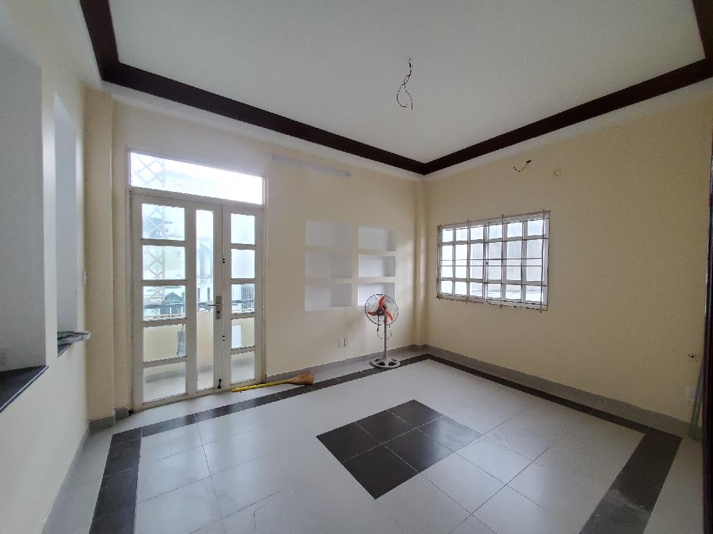 Cần bán gấp nhà hxh  khu cây xanh mát mẻ