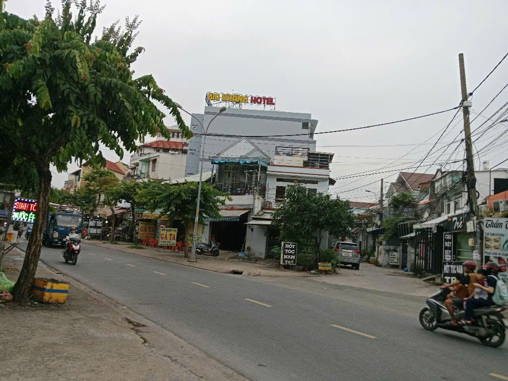 GIẢM 1 tỷ, GIÁ 8,5 TỶ , nhà 2 mặt tiền , đường song hành , trung chánh hóc môn , diện tích 87,5m2